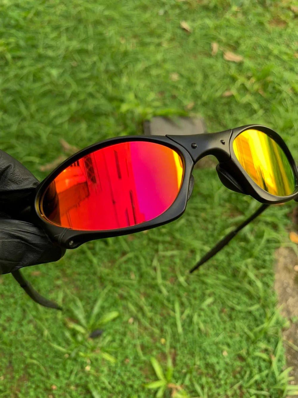 Penny Carbon Ruby