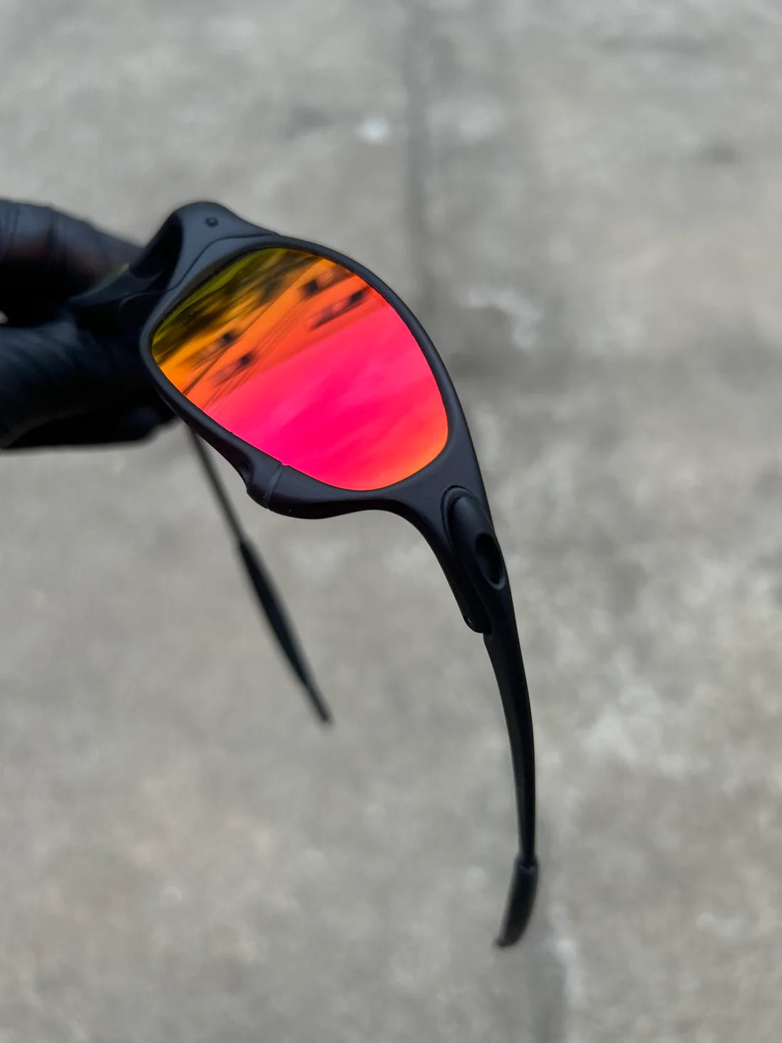 Juliet Carbon Ruby