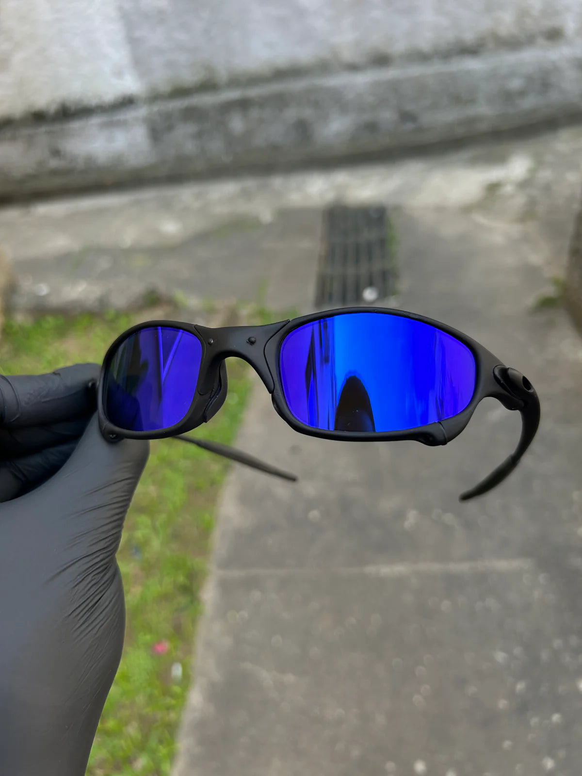 Juliet Carbon Neon Blue