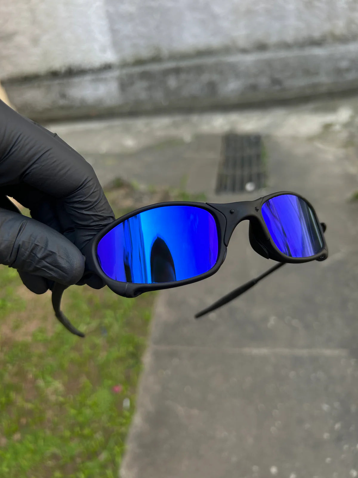 Juliet Carbon Neon Blue