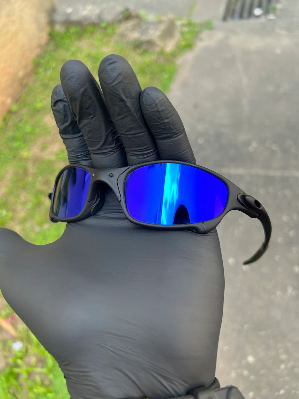 Juliet Carbon Neon Blue