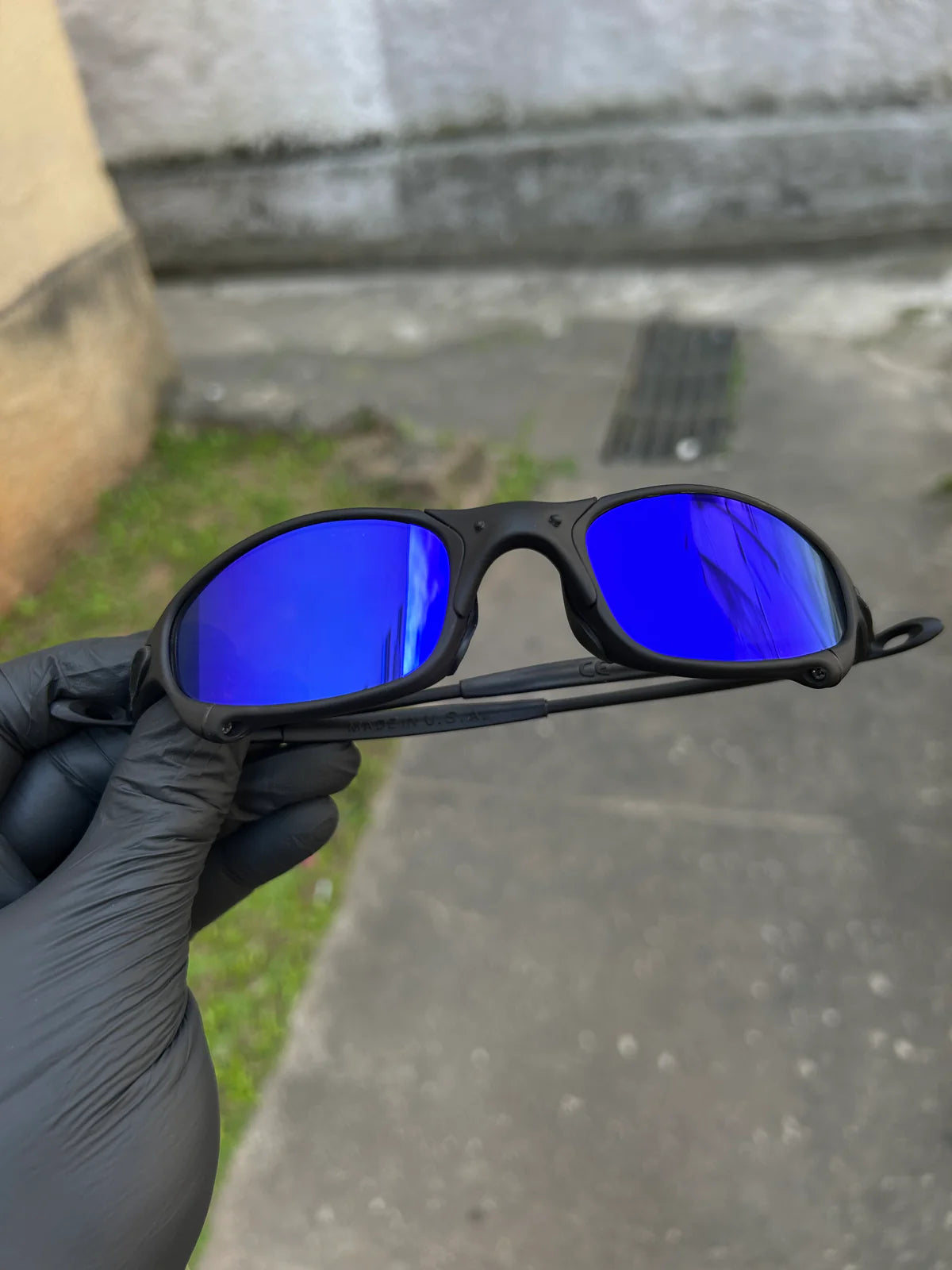 Juliet Carbon Neon Blue